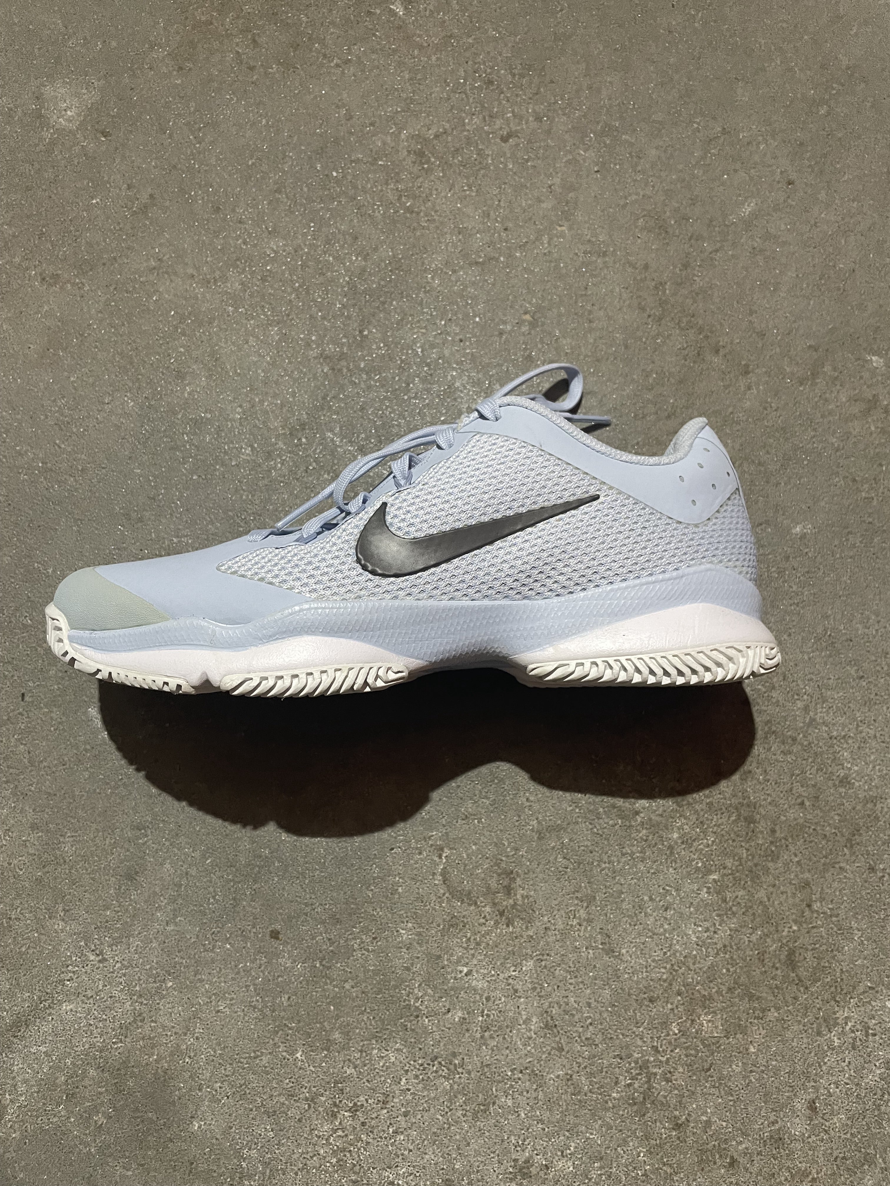 Chaussures de tennis d'occasion ou neuf à très bon prix