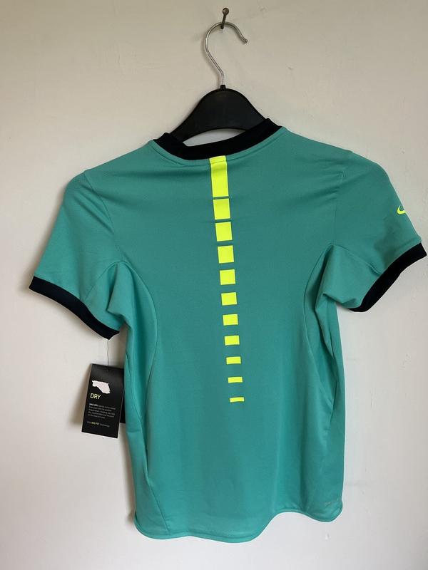 Image de Nike - T-Shirt de tennis Turq disponible sur ekwip