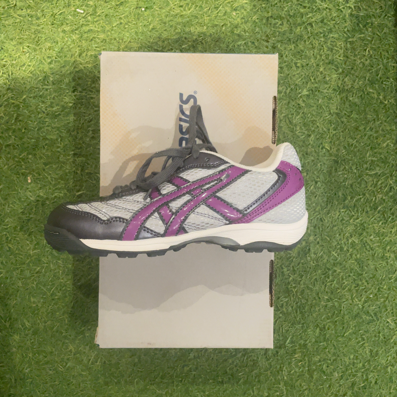 Image de Asics - Chaussures de Hockey Sinic turf GS Gris/Mauve disponible sur ekwip