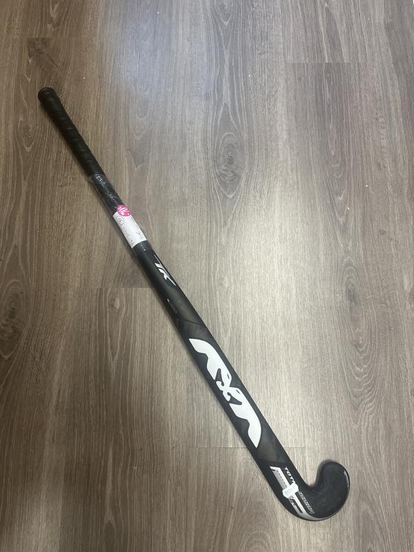 Image de TK - Stick de Hockey sur gazon Junior Total Three Black disponible sur ekwip