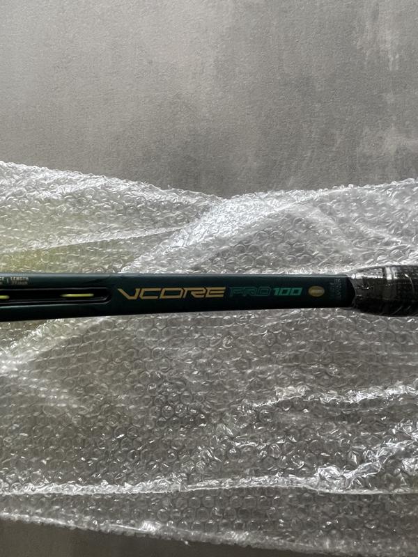 Image de Yonex - Raquette de Tennis Vcore Pro 100 disponible sur ekwip