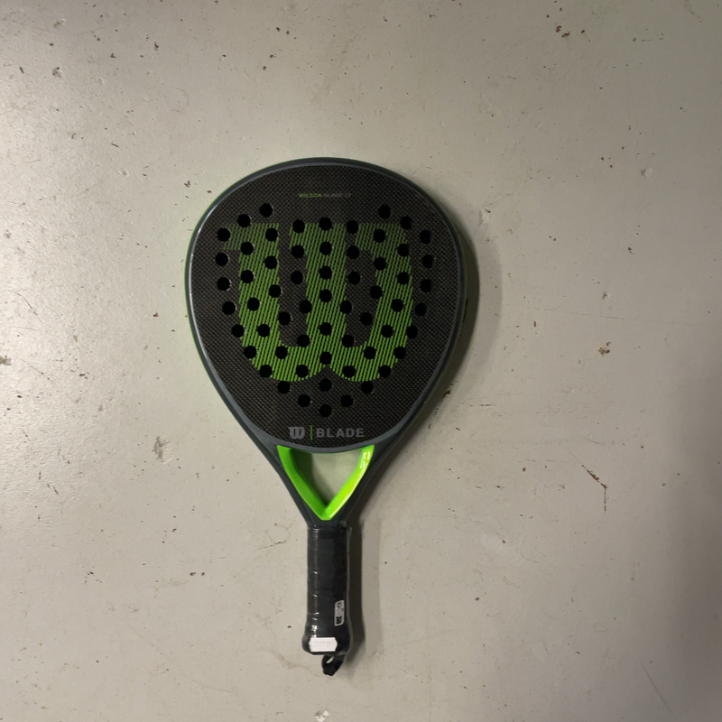 Image de Wilson - Raquette de Padel Blade LT V2 disponible sur ekwip