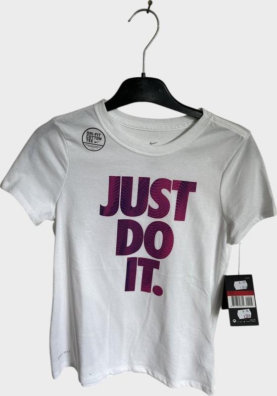 Image de Nike -  T-Shirt de tennis Just Do It disponible sur ekwip