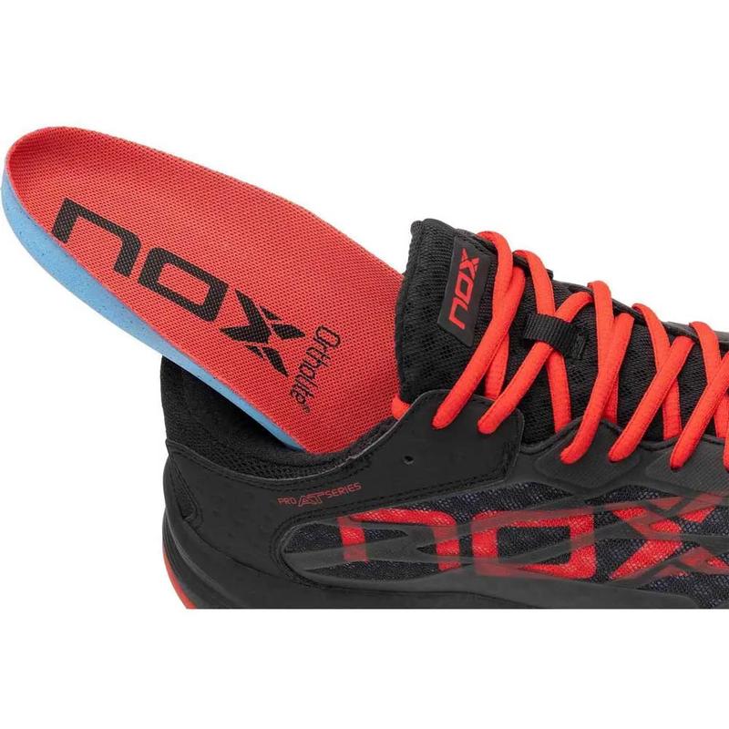 Image de Nox - Chaussures de Padel AT10 Lux Black/Red disponible sur ekwip