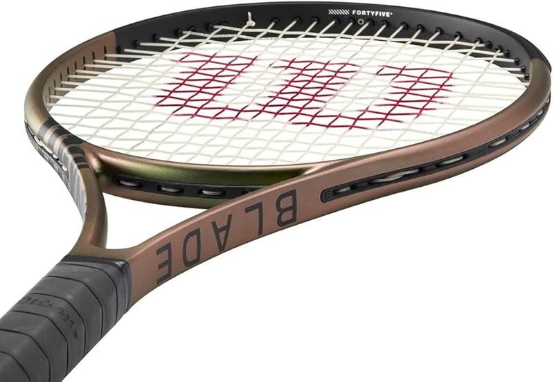 Image de Wilson - Raquette de Tennis Blade 104 V8 disponible sur ekwip