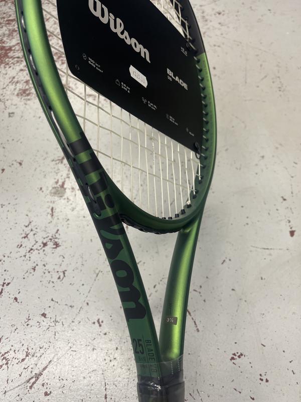 Image de Wilson - Raquette de Tennis Blade 25 Jr disponible sur ekwip