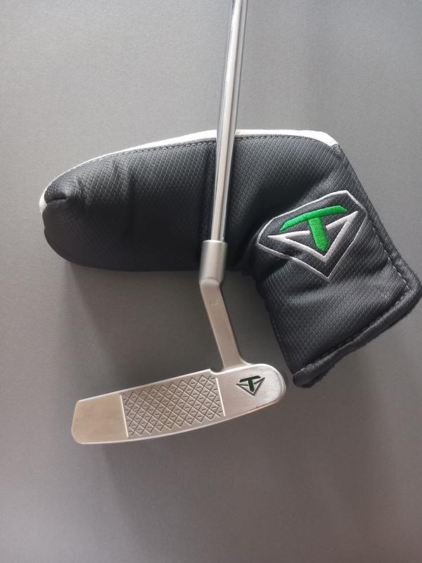 Image de Odyssey Golf - Putter de Golf Toulon disponible sur ekwip