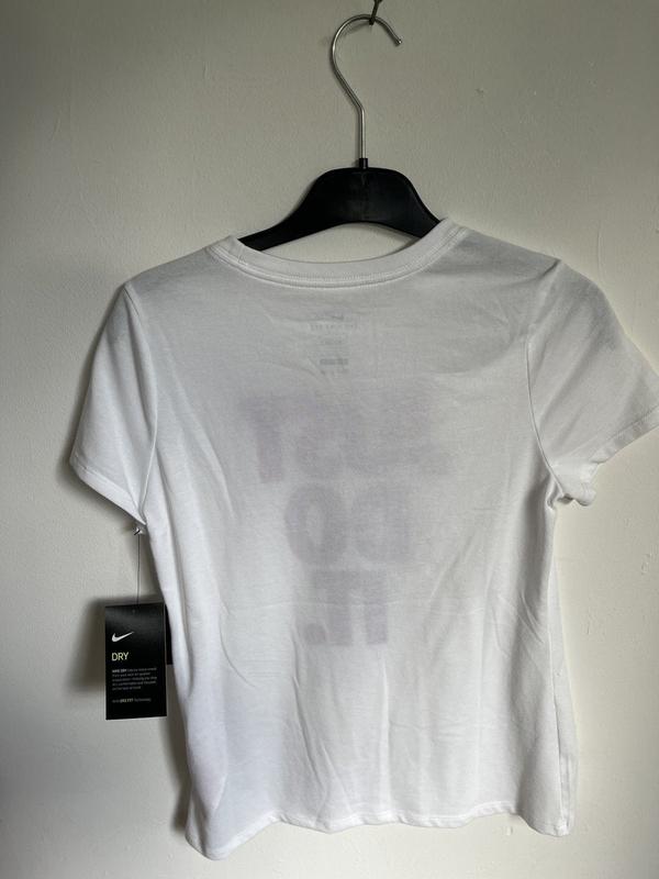 Image de Nike -  T-Shirt de tennis Just Do It disponible sur ekwip