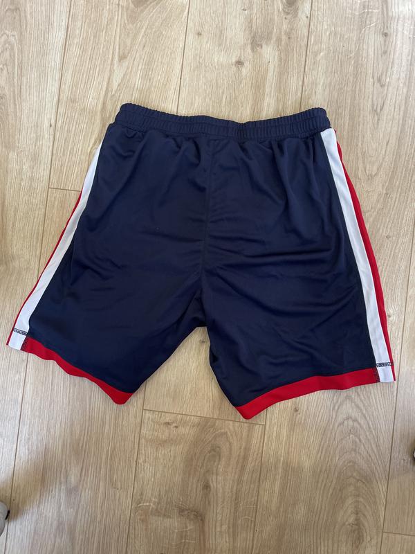 Image de Fila - Short de Tennis Fabio Navy/ Fila Red Comb. disponible sur ekwip