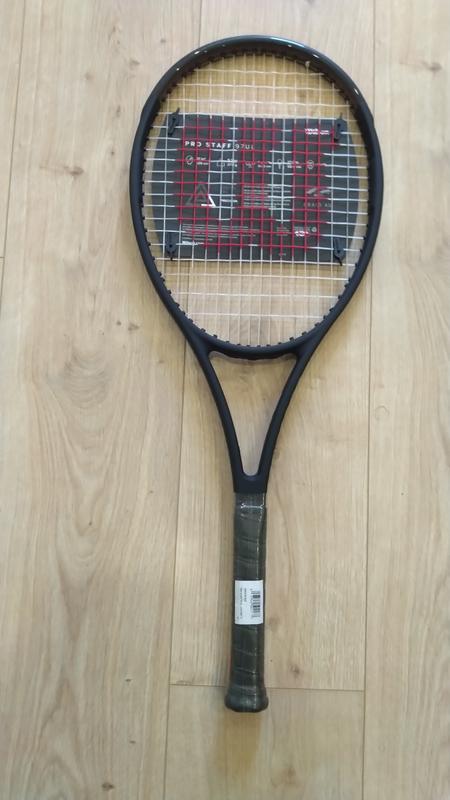 Image de Wilson - Raquette de Tennis Pro Staff 97 UL V13 disponible sur ekwip