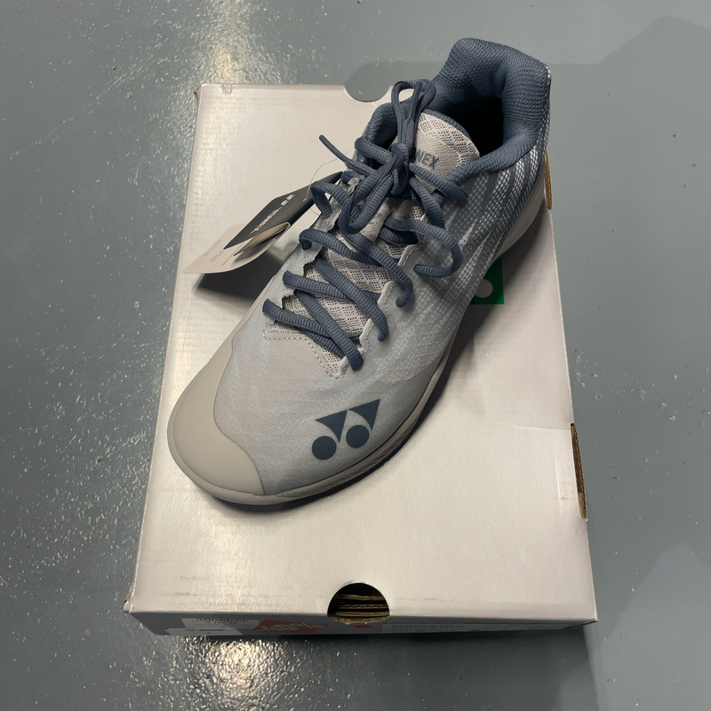 Image de Yonex - Chaussures de Tennis AERUS Z2 MEN Gris/Bleu/Blanc disponible sur ekwip