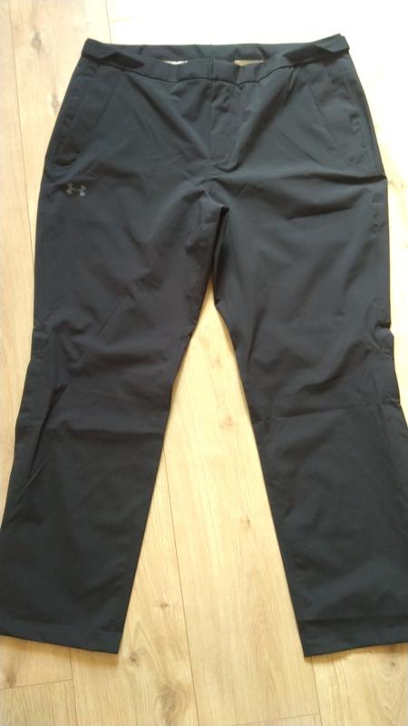 Image de Under Armour - Vêtement de Golf Pantalon Stormproof Waterproof Noir disponible sur ekwip