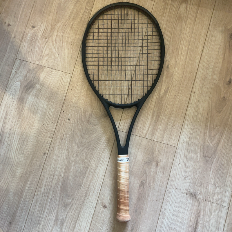 Image de Wilson - Raquette de Tennis Pro Staff 97 V13 disponible sur ekwip