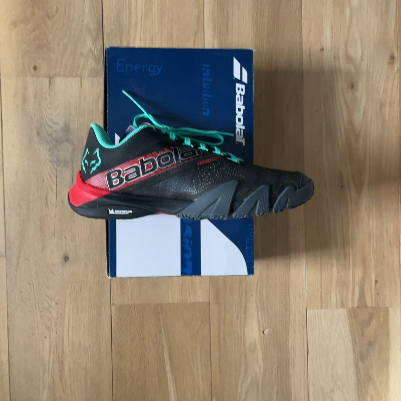 Image de Babolat - Chaussures de Padel Jet Premura 2 Men Lebron Noir/Rouge/Bleu Turquoise disponible sur ekwip